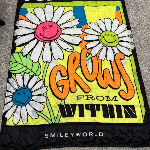 Smiley World Packable Camping Blanket Size‎ 53x78 - Picture 2 of 7